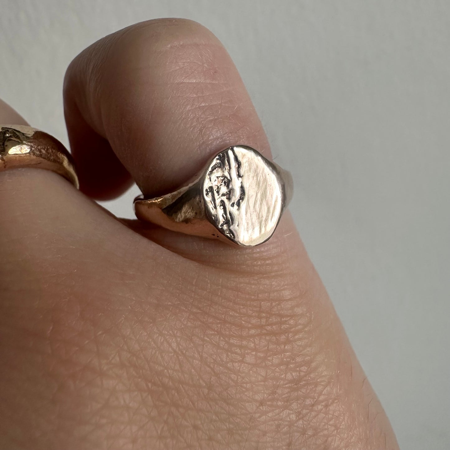 Signet ring